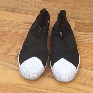 Adidas Superstar slip on 7.5 black